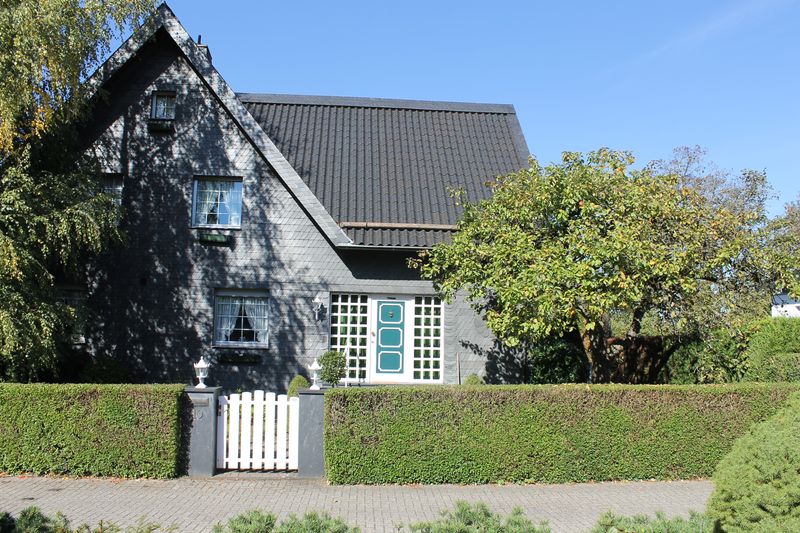 Verkauf eines freistehenden Einfamilienhauses inkl. Garage